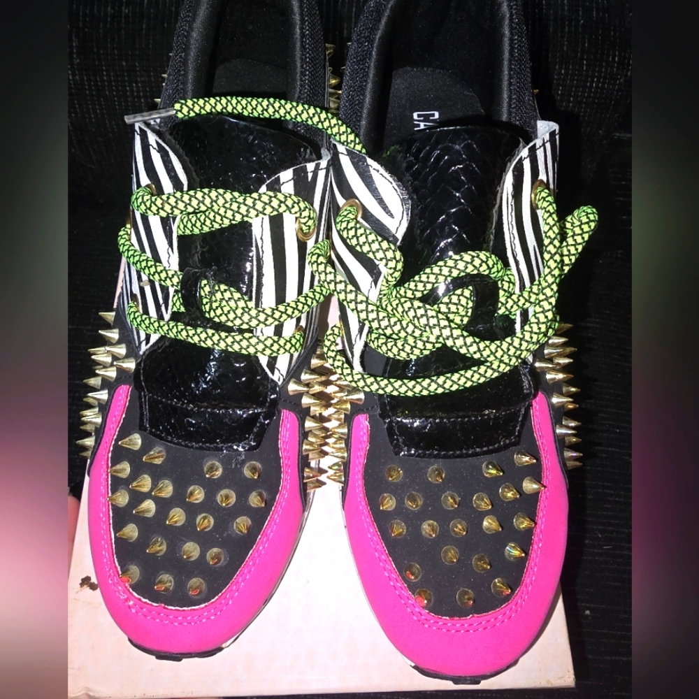 Cape robbin size8